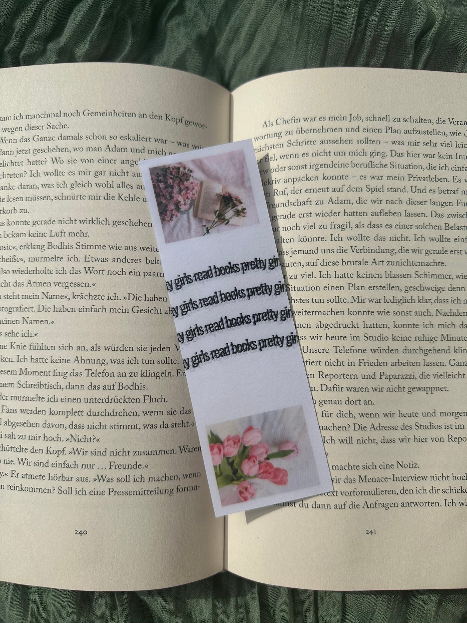 Lesezeichen - Pretty Girls read